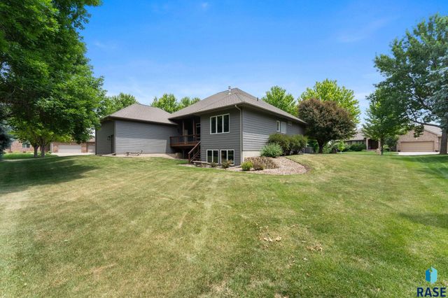 6205 S Pinehurst Ct Court, Sioux Falls, SD 57108
