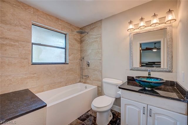 1063 Debbie LN, Labelle, FL 33935