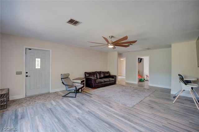 1063 Debbie LN, Labelle, FL 33935