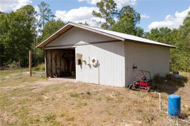 1063 Debbie LN, Labelle, FL 33935