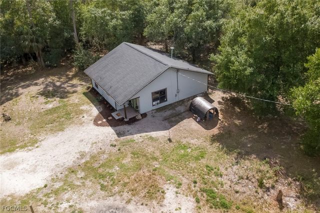 1063 Debbie LN, Labelle, FL 33935