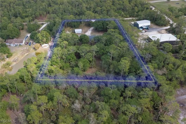 1063 Debbie LN, Labelle, FL 33935
