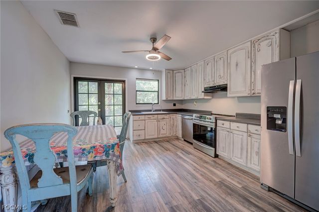 1063 Debbie LN, Labelle, FL 33935