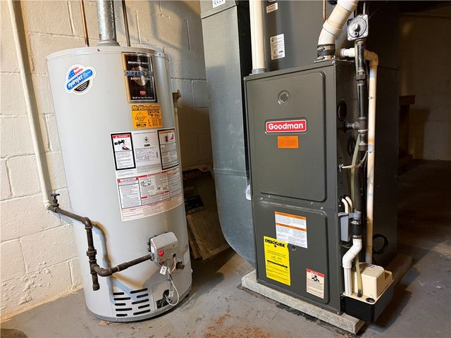 120 Forest Dr, North Huntingdon, PA 15642