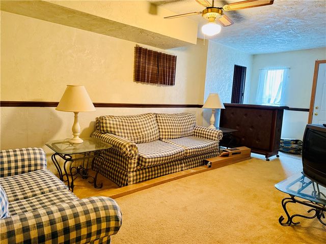 120 Forest Dr, North Huntingdon, PA 15642