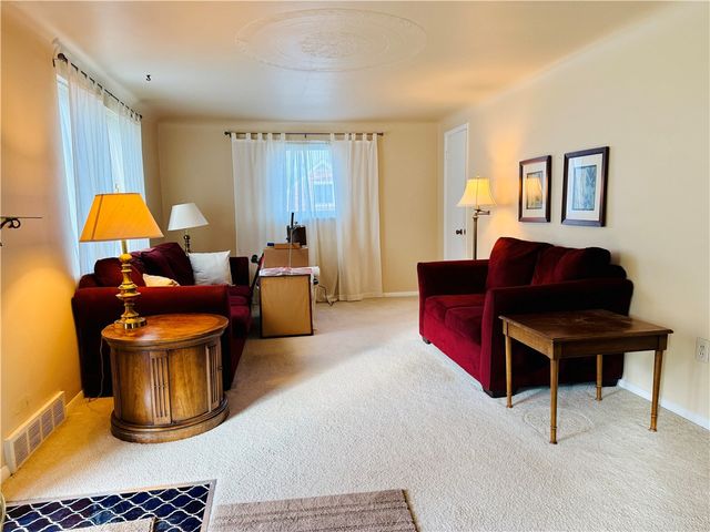 120 Forest Dr, North Huntingdon, PA 15642