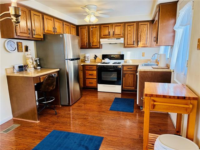 120 Forest Dr, North Huntingdon, PA 15642