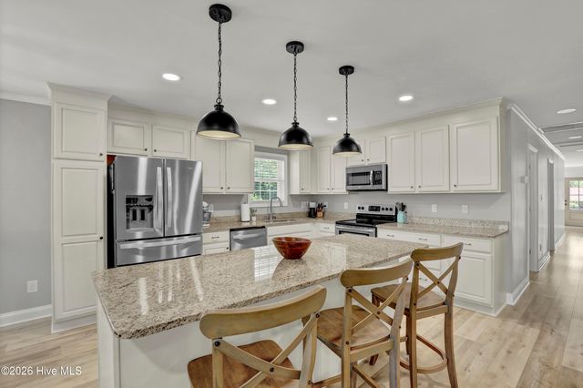 725 Chadwick Shores Drive, Sneads Ferry, NC 28460