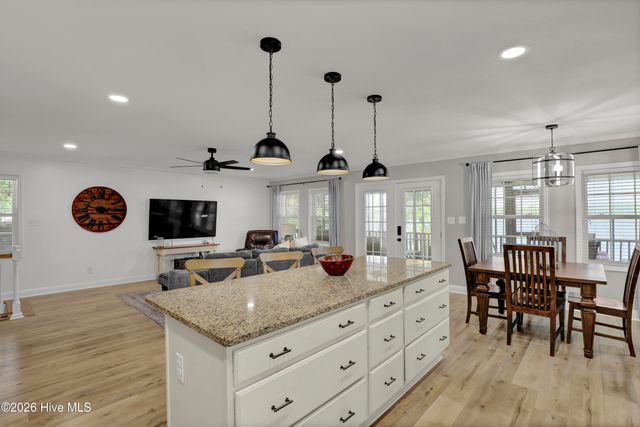 725 Chadwick Shores Drive, Sneads Ferry, NC 28460