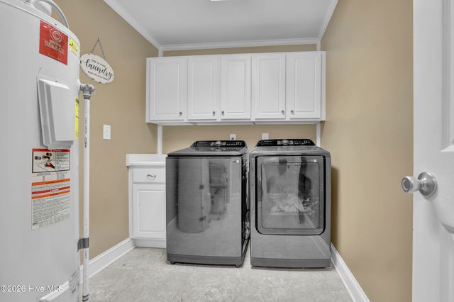 725 Chadwick Shores Drive, Sneads Ferry, NC 28460