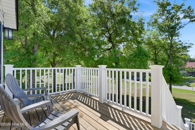 725 Chadwick Shores Drive, Sneads Ferry, NC 28460