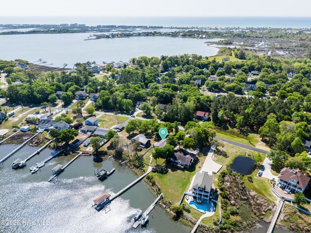 725 Chadwick Shores Drive, Sneads Ferry, NC 28460