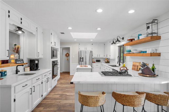 6401 Windwood Drive, College Station, TX 77845