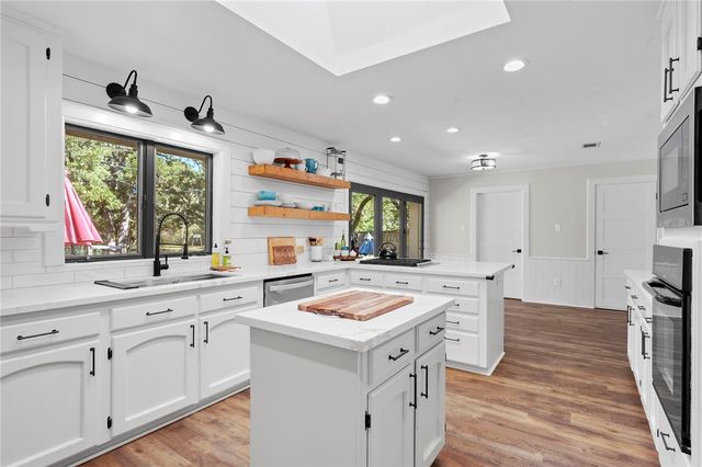 6401 Windwood Drive, College Station, TX 77845