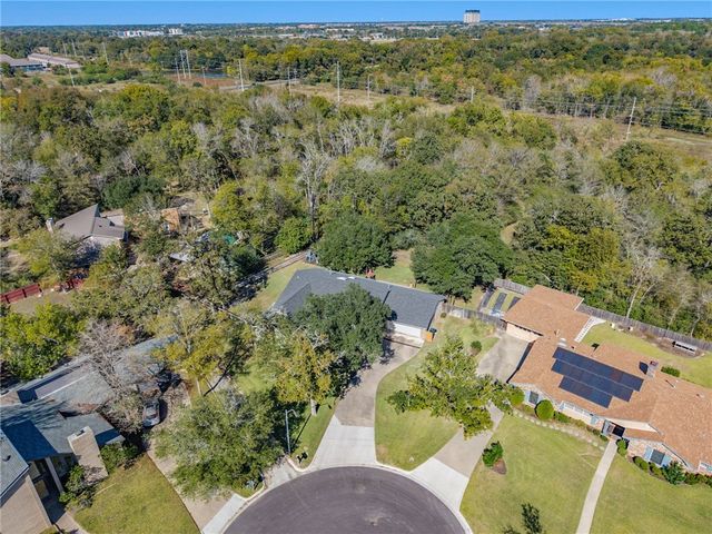 6401 Windwood Drive, College Station, TX 77845