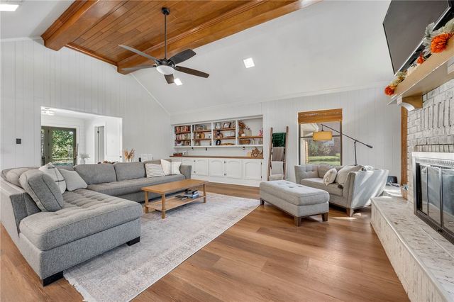 6401 Windwood Drive, College Station, TX 77845