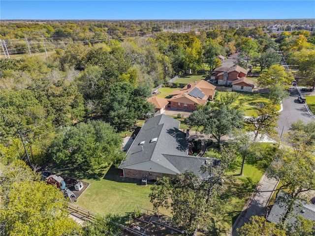 6401 Windwood Drive, College Station, TX 77845