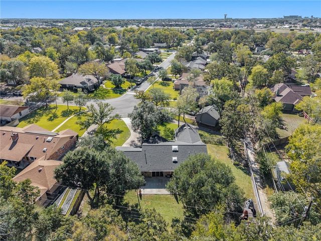 6401 Windwood Drive, College Station, TX 77845