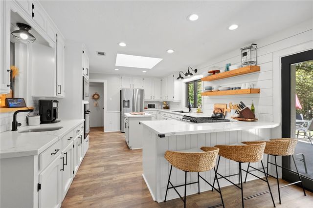 6401 Windwood Drive, College Station, TX 77845