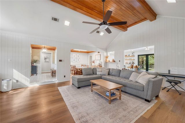 6401 Windwood Drive, College Station, TX 77845