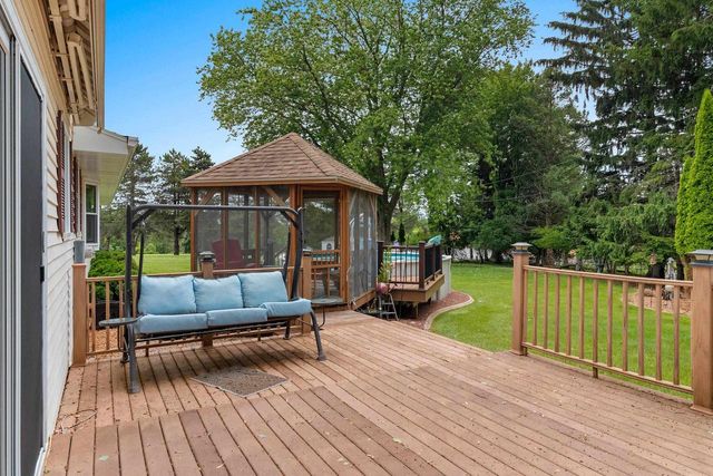 2931 BROOKVIEW DRIVE, Green Bay, WI 54313
