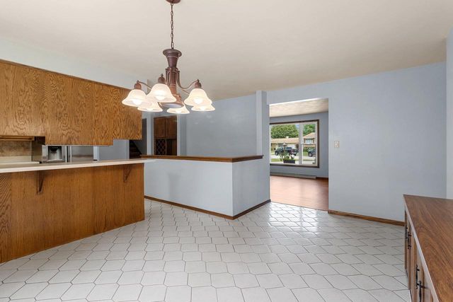 2931 BROOKVIEW DRIVE, Green Bay, WI 54313