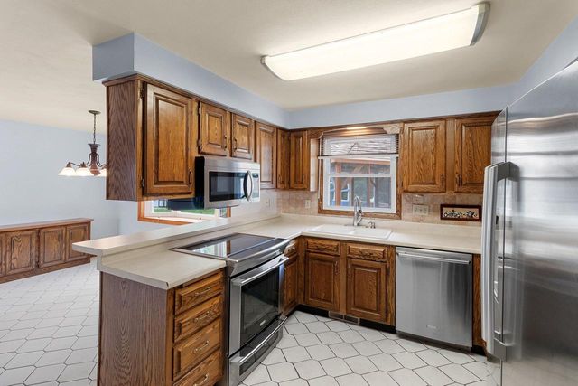 2931 BROOKVIEW DRIVE, Green Bay, WI 54313