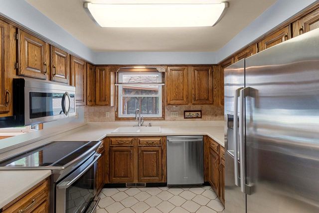 2931 BROOKVIEW DRIVE, Green Bay, WI 54313