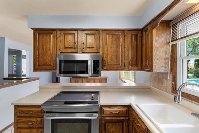 2931 BROOKVIEW DRIVE, Green Bay, WI 54313