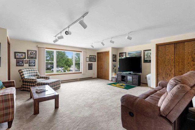 2931 BROOKVIEW DRIVE, Green Bay, WI 54313
