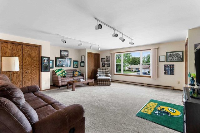 2931 BROOKVIEW DRIVE, Green Bay, WI 54313