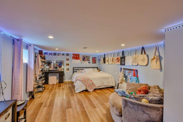 3428 Douglas RD, Chesapeake, VA 23322