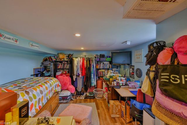 3428 Douglas RD, Chesapeake, VA 23322