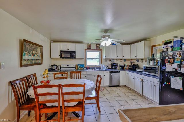 3428 Douglas RD, Chesapeake, VA 23322