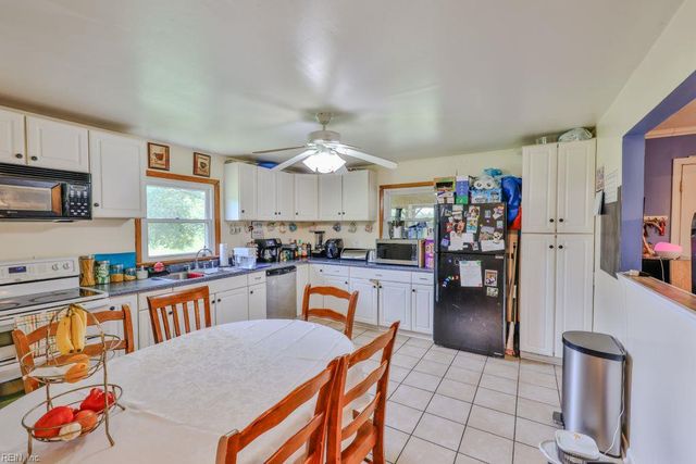 3428 Douglas RD, Chesapeake, VA 23322
