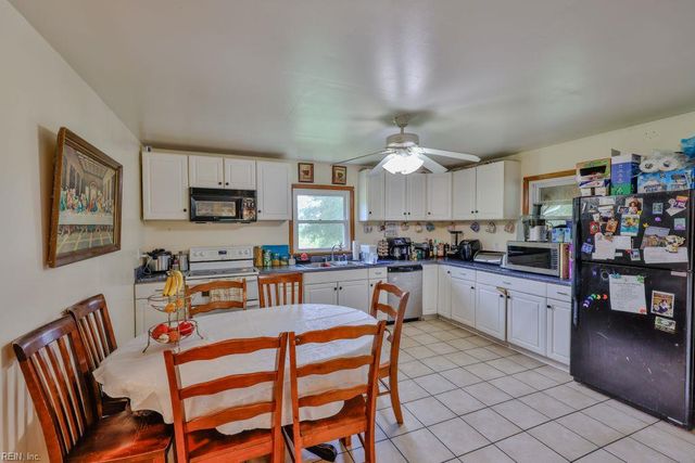 3428 Douglas RD, Chesapeake, VA 23322