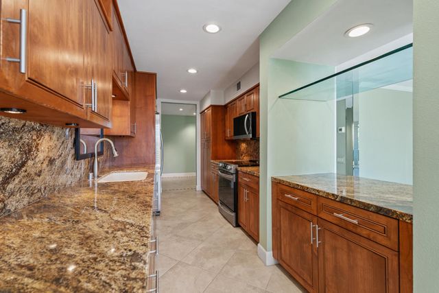 1630 S La Reina Way 3c, Palm Springs, CA 92264