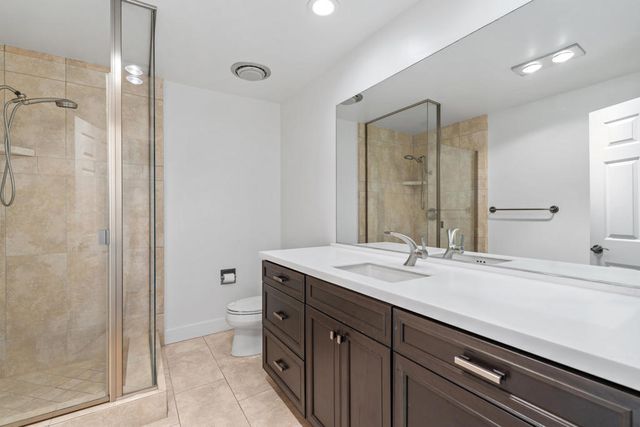 1630 S La Reina Way 3c, Palm Springs, CA 92264