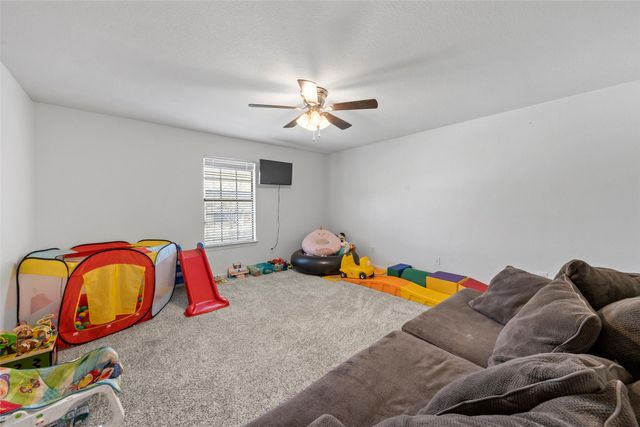 216 Hillside Drive, Hewitt, TX 76643