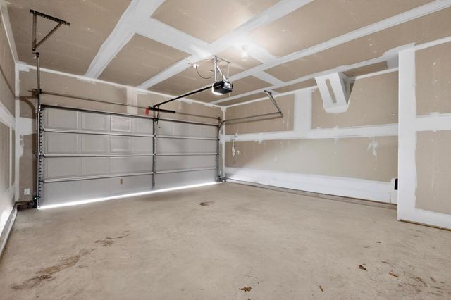 429 Stone Water LN, Jarrell, TX 76588