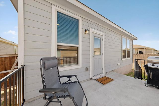 429 Stone Water LN, Jarrell, TX 76588