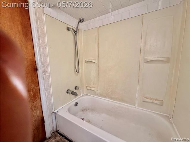 8308 Continental Avenue, Warren, MI 48089