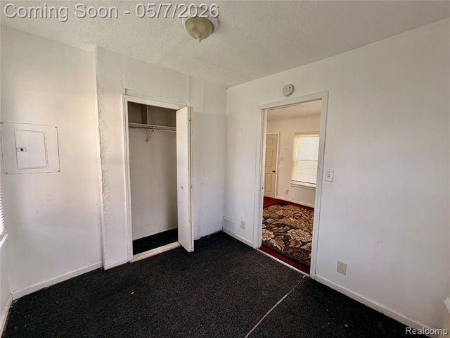8308 Continental Avenue, Warren, MI 48089