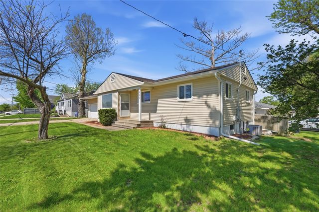 900 Old Marion Road NE, Cedar Rapids, IA 52402