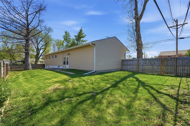 900 Old Marion Road NE, Cedar Rapids, IA 52402