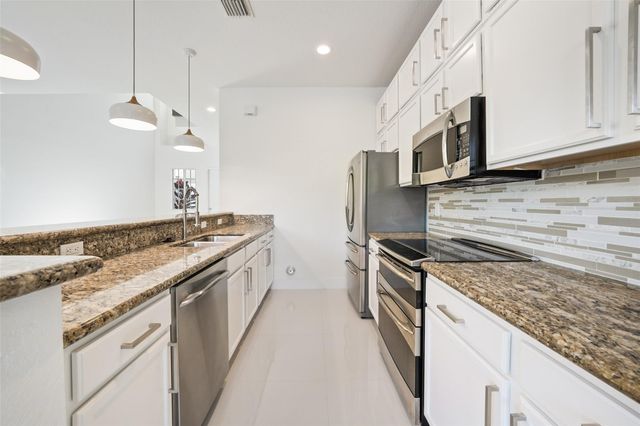 131 SE 7th Avenue, Pompano Beach, FL 33060