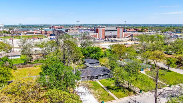 815 Lydia, Stephenville, TX 76401