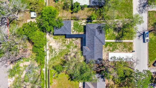 815 Lydia, Stephenville, TX 76401