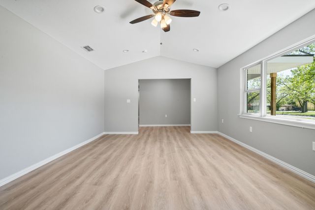 815 Lydia, Stephenville, TX 76401