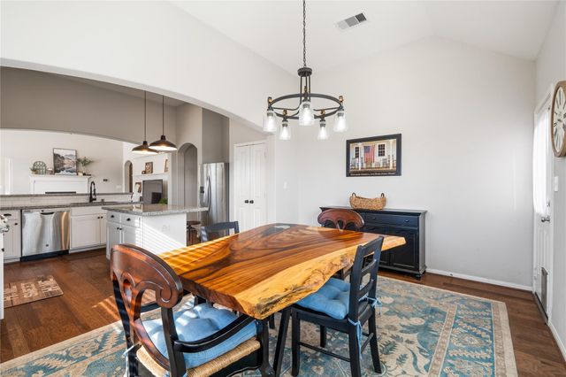 2723 Meandering Elm Trail, Houston, TX 77045